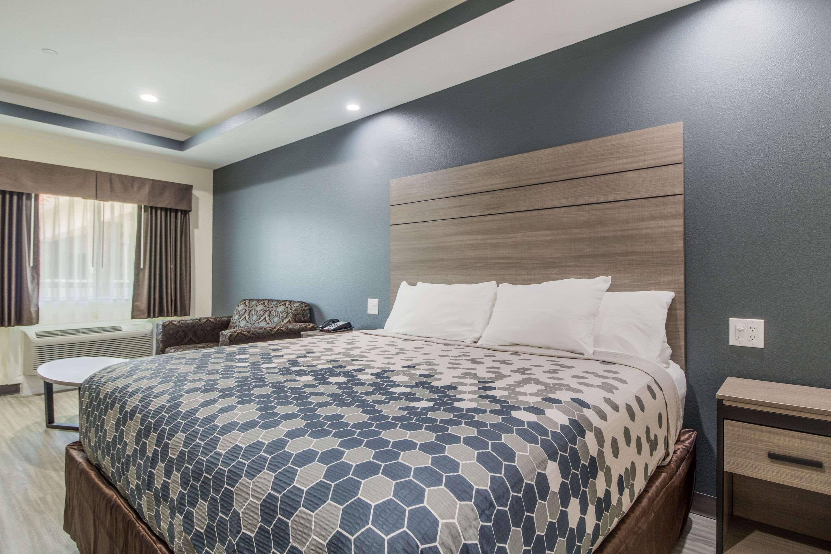 Regency Inn & Suites Humble Fm1960 - Iah Airport Экстерьер фото